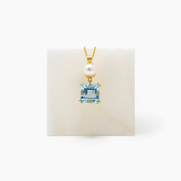 Sky Blue Topaz & Pearl Necklace / Gold